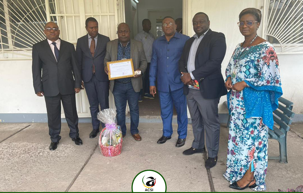 A l’occasion des 40 ans de service de M. KOTOBONGO Jean Pierre au sein de l’ACSI